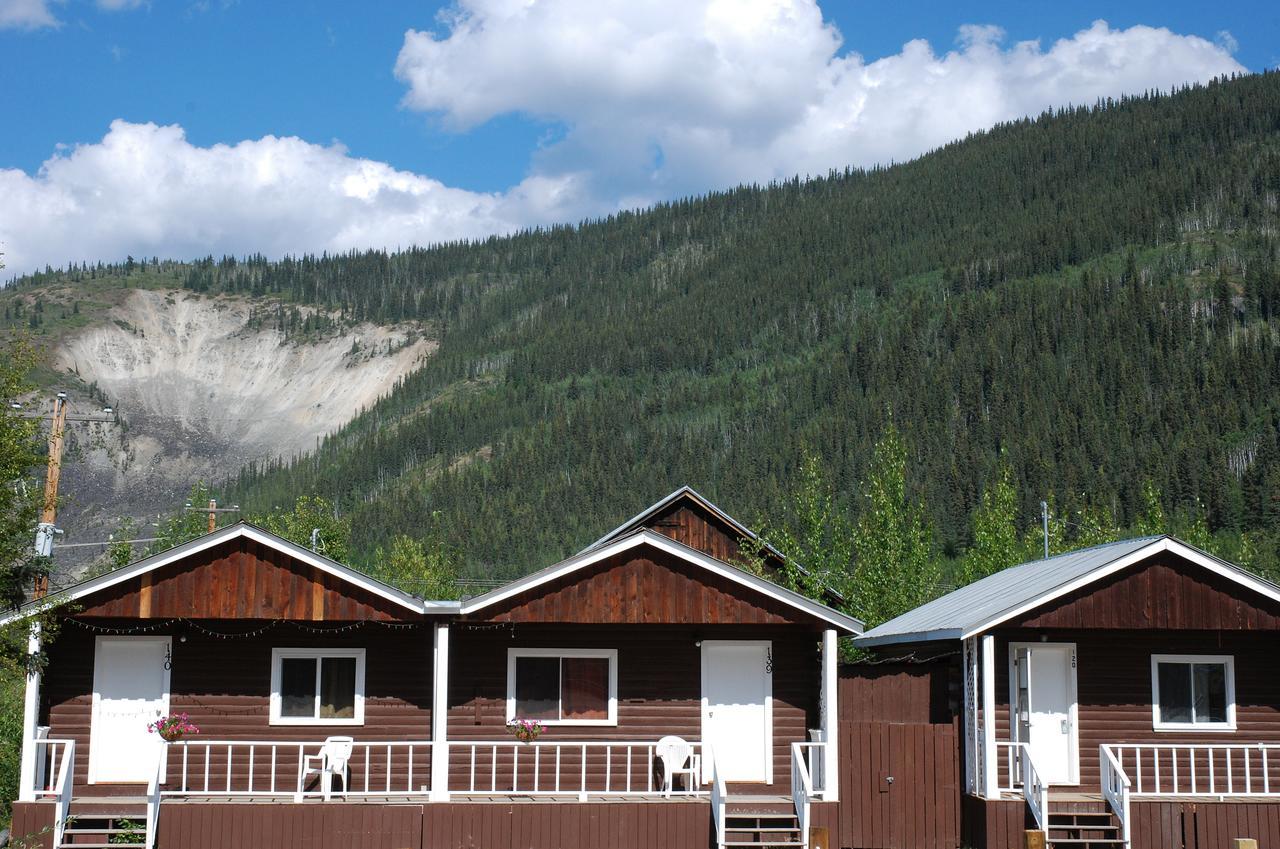Triple J Hotel Dawson City Exteriér fotografie