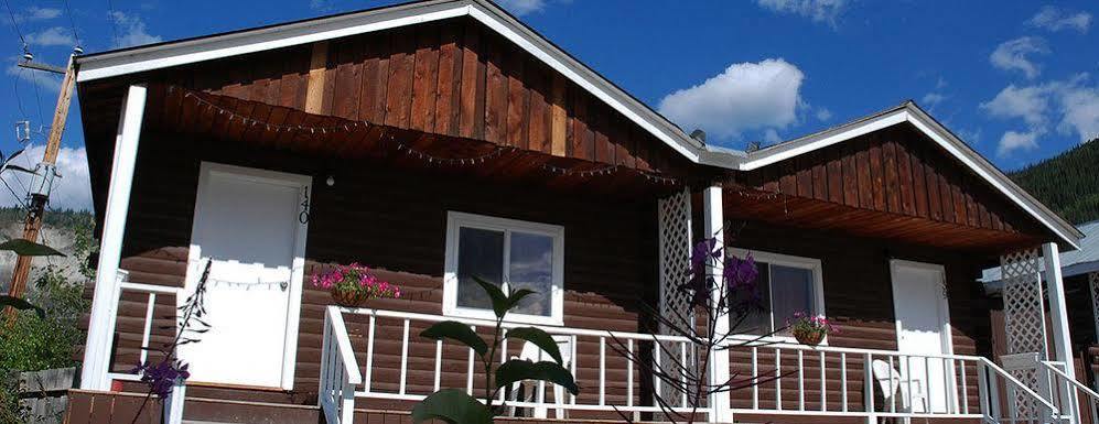 Triple J Hotel Dawson City Exteriér fotografie
